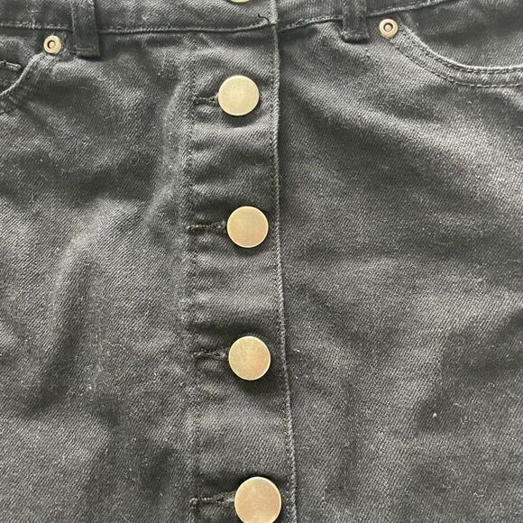 Forever 21 Black Button Denim Skirt - Picture 2 of 4